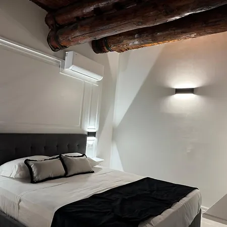 Gentile Decumani Konukevi Napoli